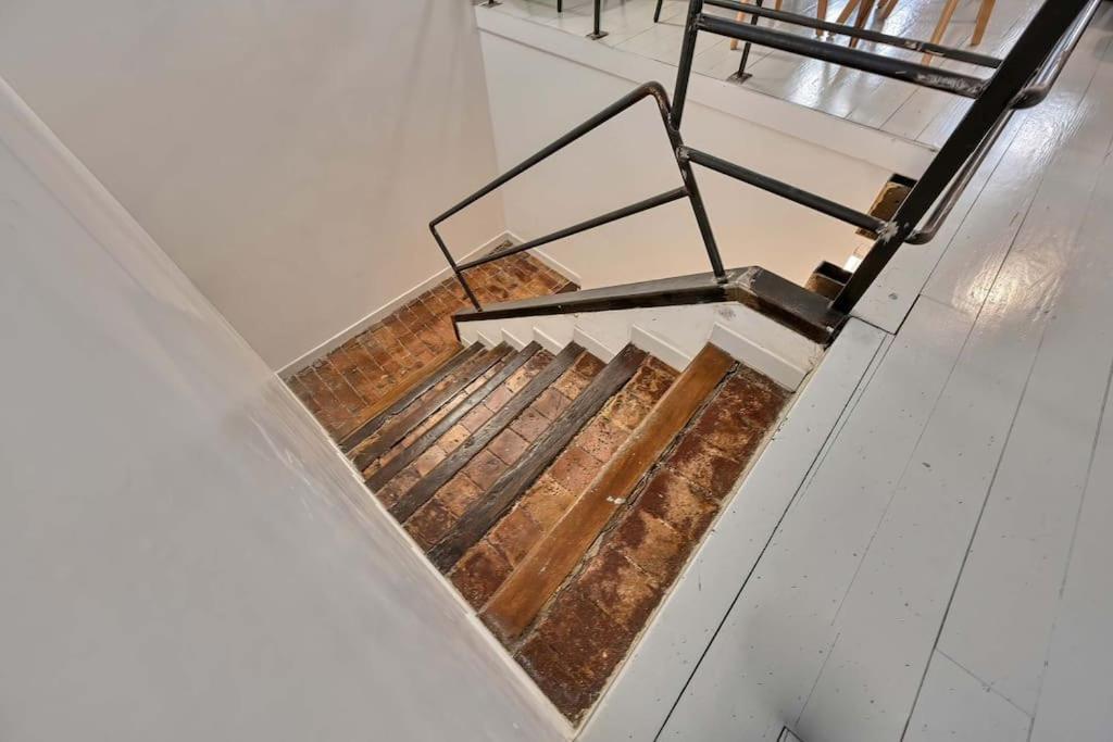 Apartment La Bulle - Parking Gratuit En Souterrain - 2 Mins Du Palais Des Papes - Clim Ac - Wifi