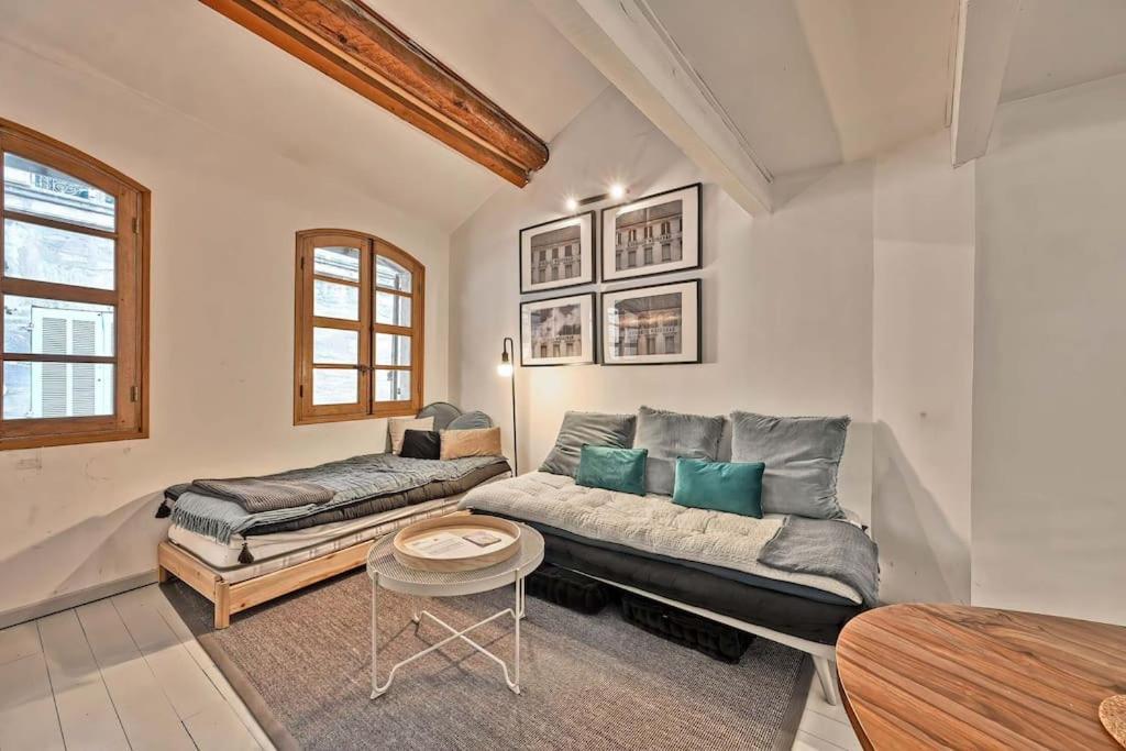 La Bulle - Parking Gratuit En Souterrain - 2 Mins Du Palais Des Papes - Clim Ac - Wifi Apartment *
