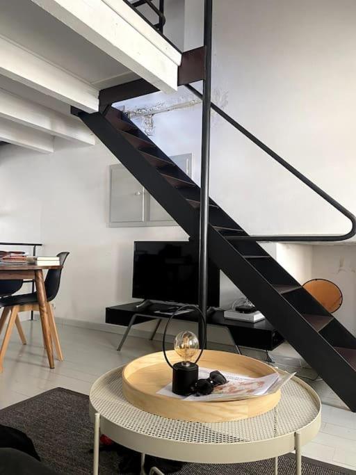 La Bulle - Parking Gratuit En Souterrain - 2 Mins Du Palais Des Papes - Clim Ac - Wifi Apartment