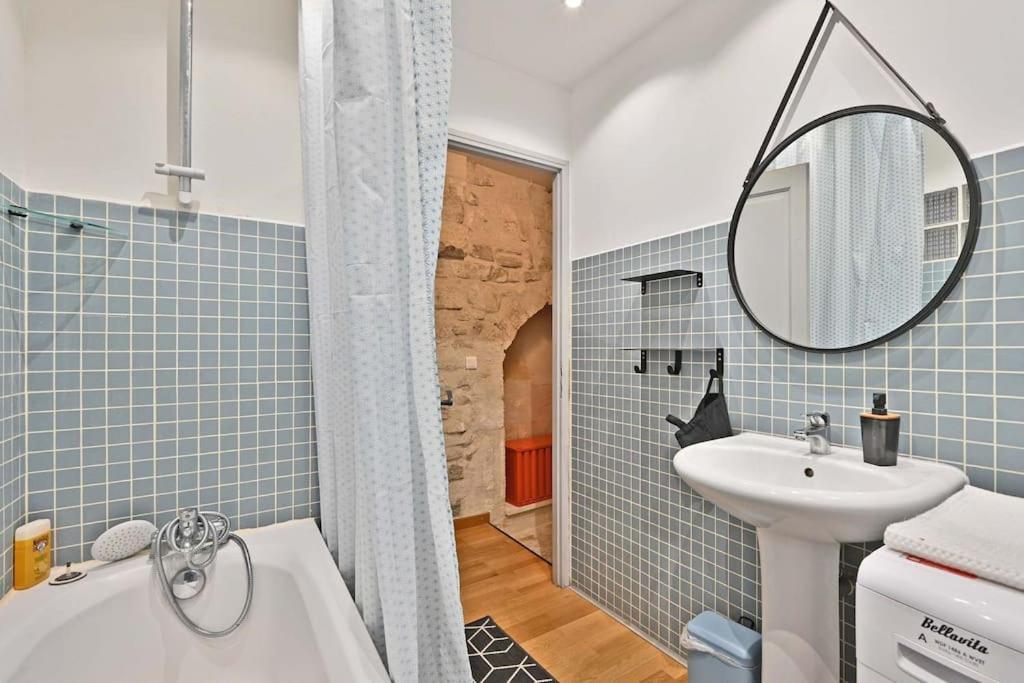 La Bulle - Parking Gratuit En Souterrain - 2 Mins Du Palais Des Papes - Clim Ac - Wifi Apartment Avignon