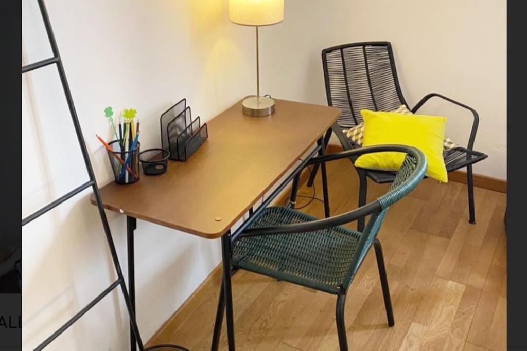 La Bulle - Parking Gratuit En Souterrain - 2 Mins Du Palais Des Papes - Clim Ac - Wifi Apartment *